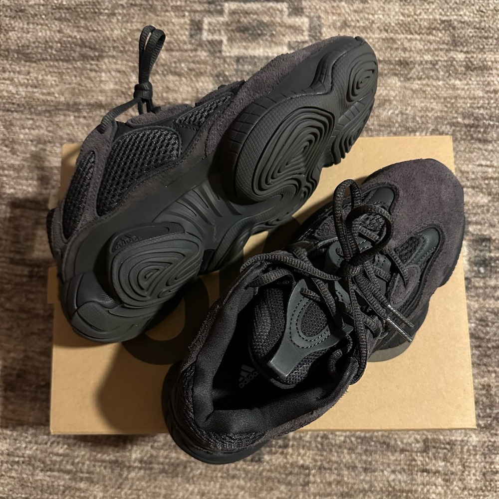 YEEZY 500 / size 6.5 men’s / black - Picture 1 of 6